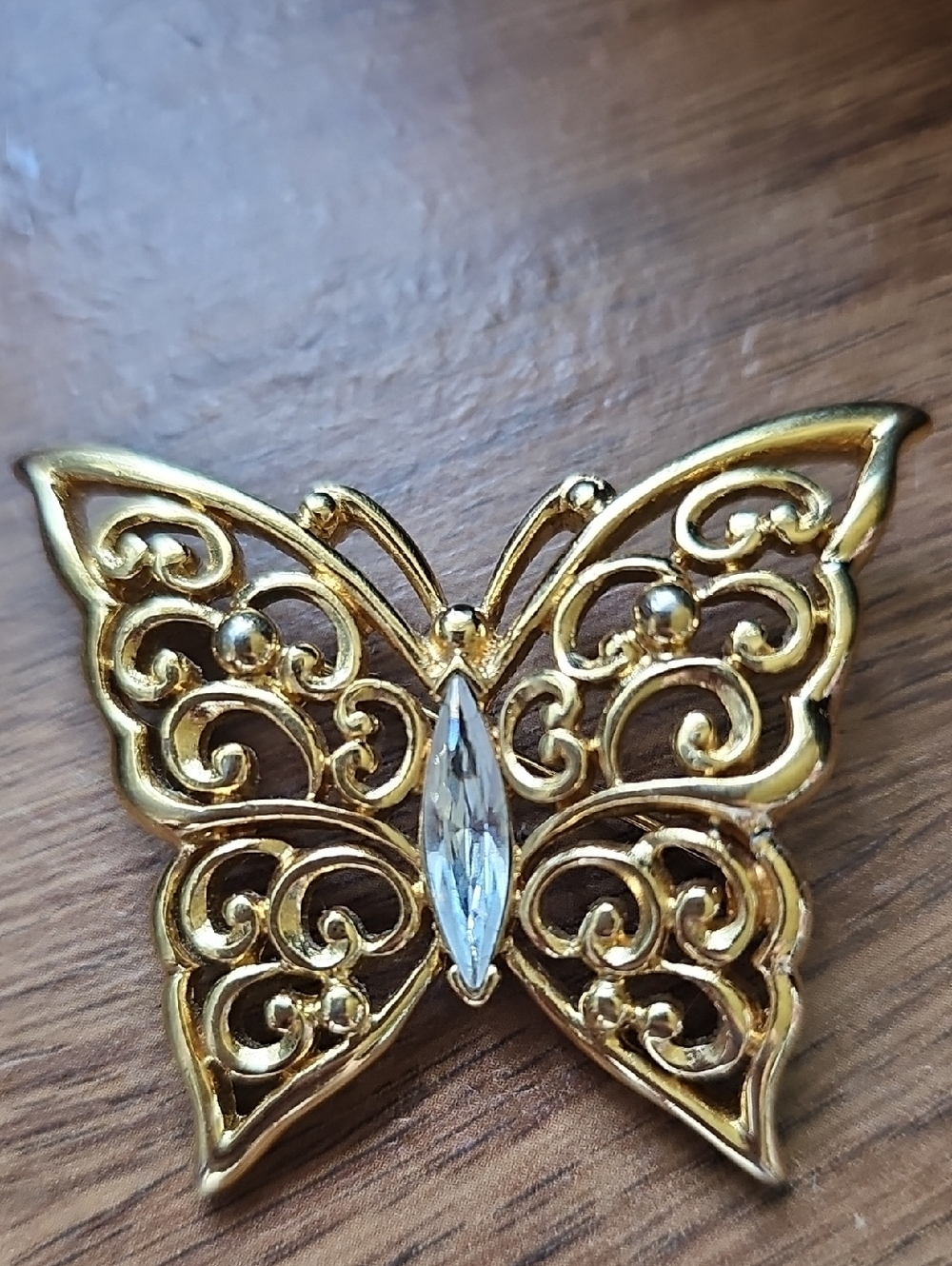 EUC Beautiful Vintage Monet Gold-Tone Butterfly Brooch w/ Clear Marquise Stone